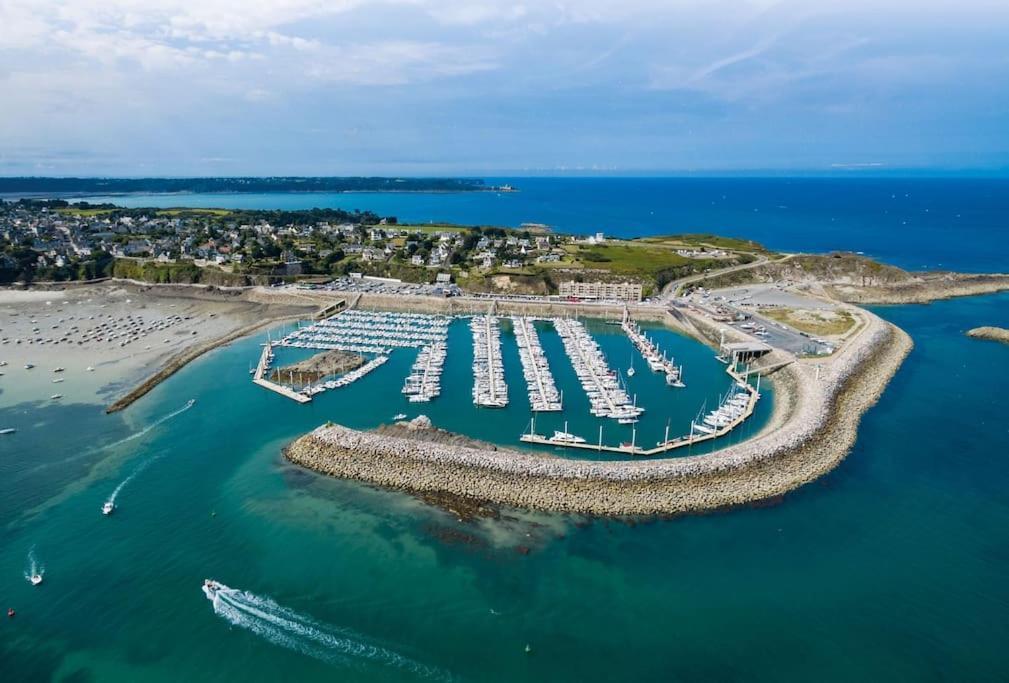50M De La Plage: Studio Au Coeur Du Centre ! Leilighet Saint-Cast-le-Guildo Eksteriør bilde